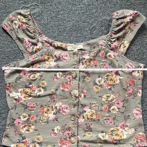 NWT Rewind Floral Sage Green Botton Top ~ HP 🎉 - Picture 6 of 8